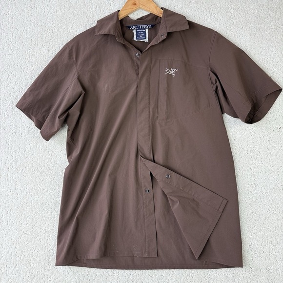 Arc'teryx Envoy Short Sleeve Shirt Mens M Brown Technical Travel Button Rare - Picture 1 of 10